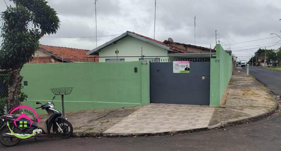 Vende Casa no Cohab 1 em Botucatu SP - Botucatu
