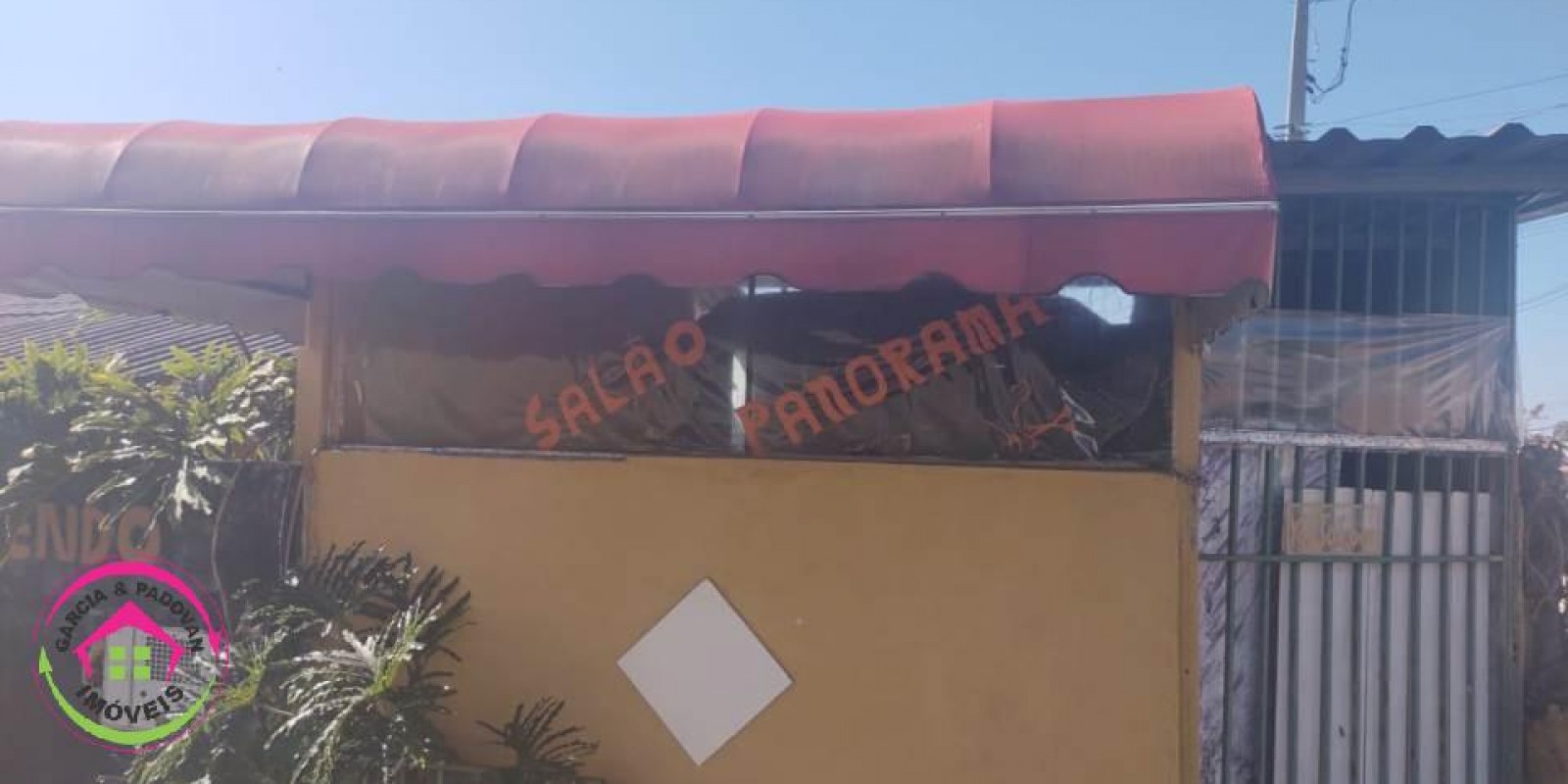 Vende-se Casa com Salão Comercial - Jd Panorama - Botucatu - SP