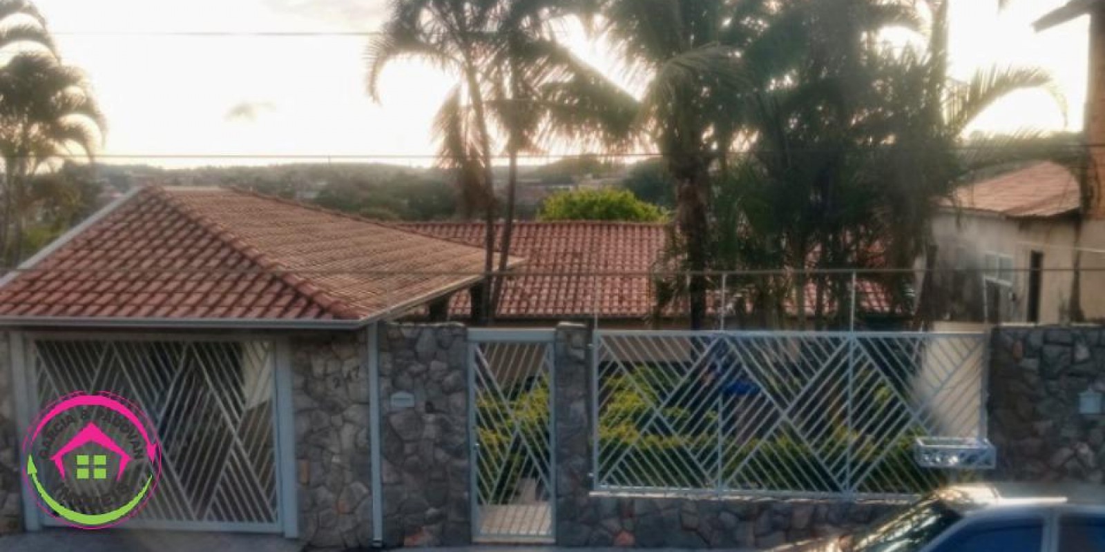 Vende se Casa Assobradada - Vila Maria - Botucatu - SP