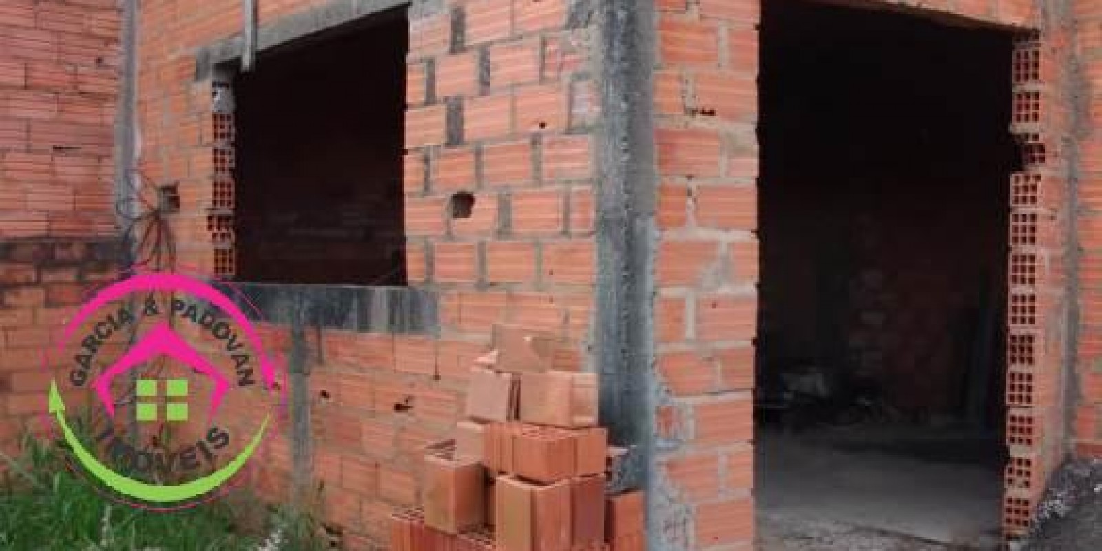 Casa à Venda em fase de acabamento - Comerciários 3 - Botucatu - SP