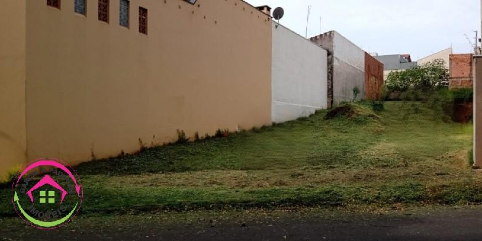 Vende se Terreno - Jd. Itamaraty - Botucatu - SP - Foto 1 de 1