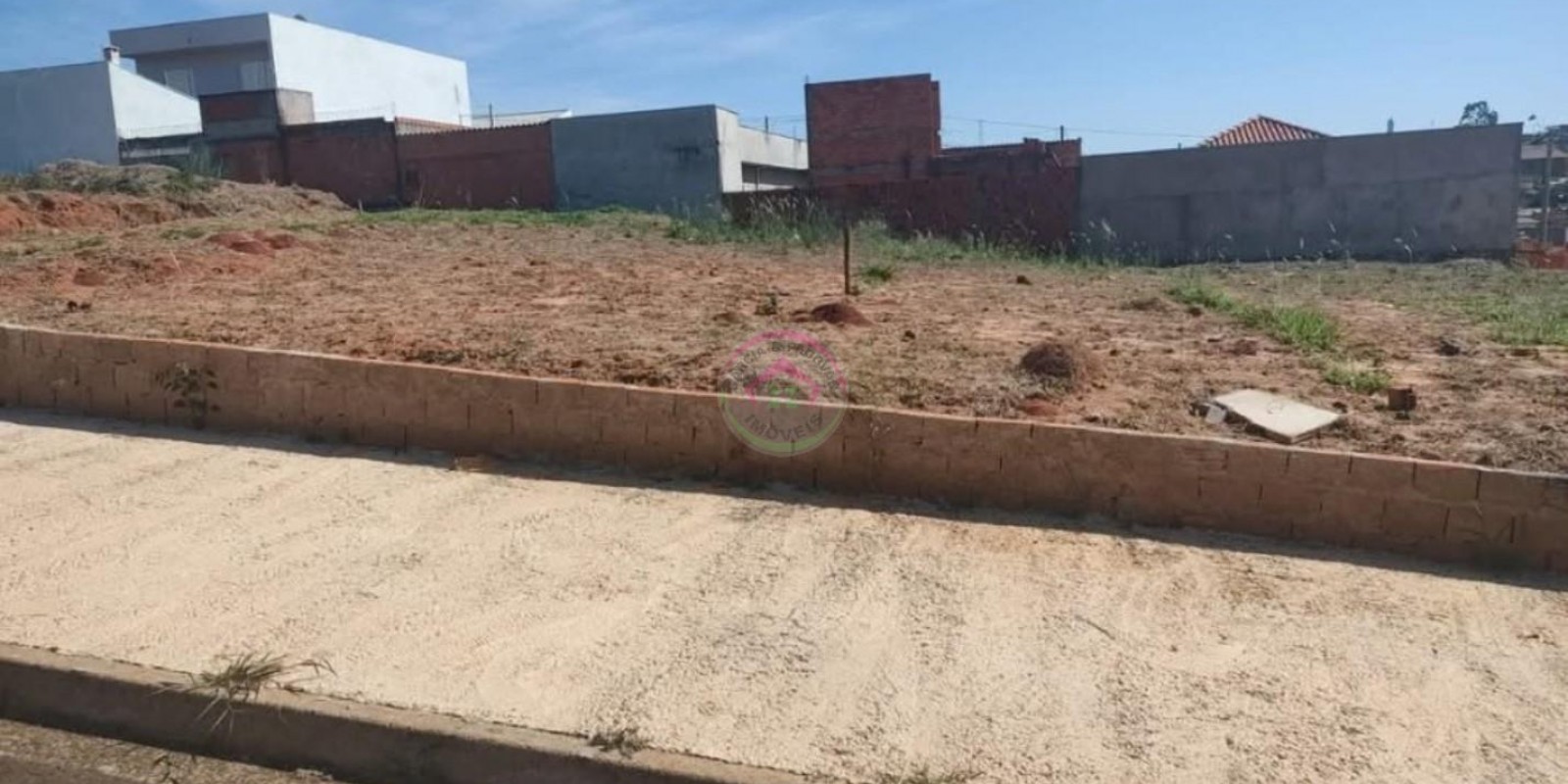 Vende-se 03 Terrenos em Lívia - Botucatu - SP