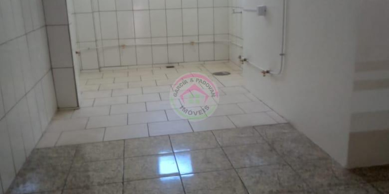 Aluga de Barracão - Cohab 1 - Botucatu - SP - Foto 1 de 4