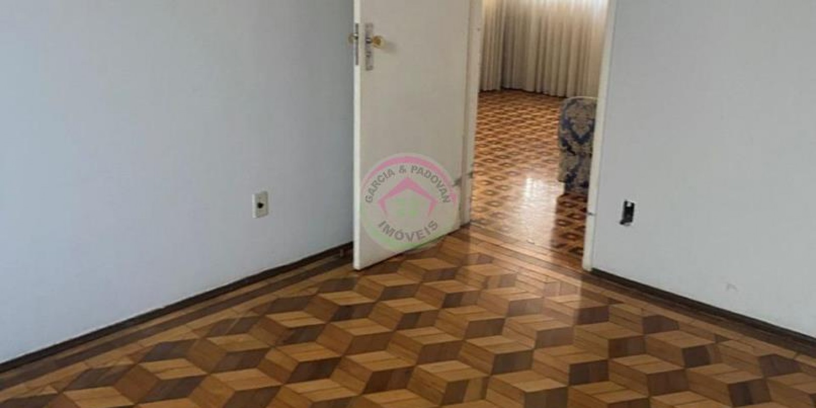 Vende se Casa Antiga no Centro de Botucatu SP - Foto 12 de 19