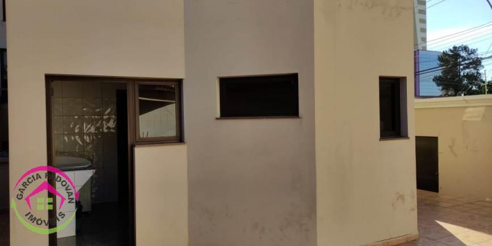 Vende se Com 4 dormitórios sendo 3 suítes na Vila dos Médicos em Botucatu SP Vende se Com 4 dormitórios sendo 3 suítes na Vila dos Médicos em Botucatu SP