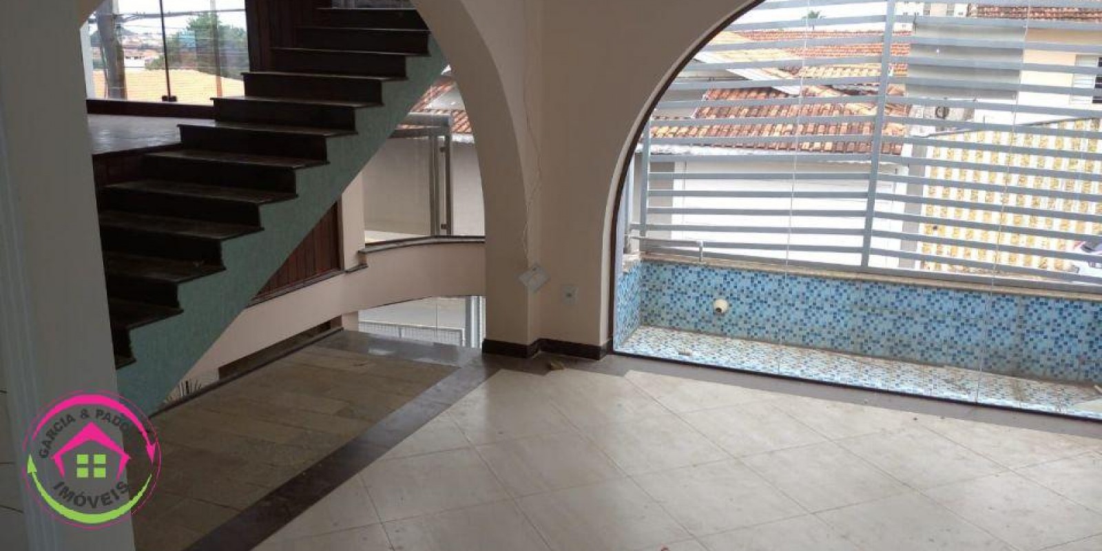 Vende se Belissima Casa em Botucatu SP - 3 Suítes na Região Central Vende se Belissima Casa em Botucatu SP - 3 Suítes na Região Central