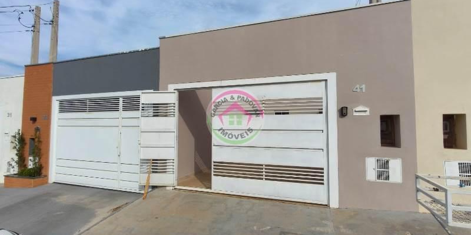 Vende se Casa com Dois Quartos em Botucatu SP - Uma Suíte no Jd. Ouro Verde Vende se Casa com Dois Quartos em Botucatu SP - Uma Suíte no Jd. Ouro Verde