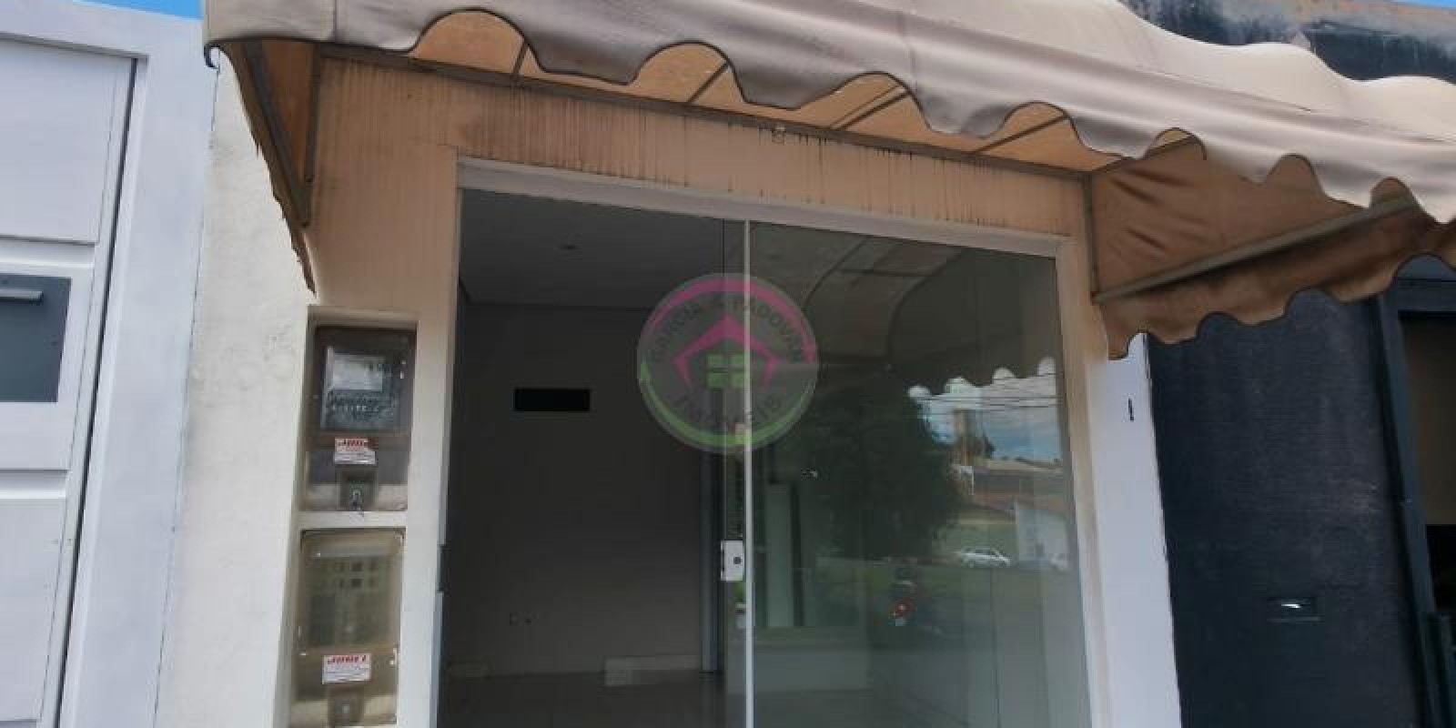 Aluga-se Salão Comercial no Bairro 24 de Maio em Botucatu SP Aluga-se Salão Comercial no Bairro 24 de Maio em Botucatu SP