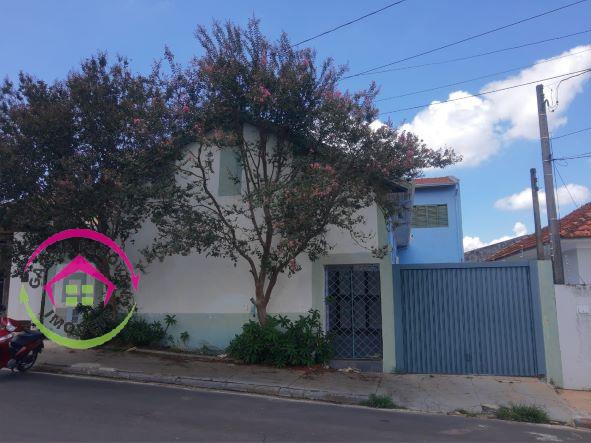 Casa a Venda em Botucatu SP - 4 Dormitórios - Botucatu