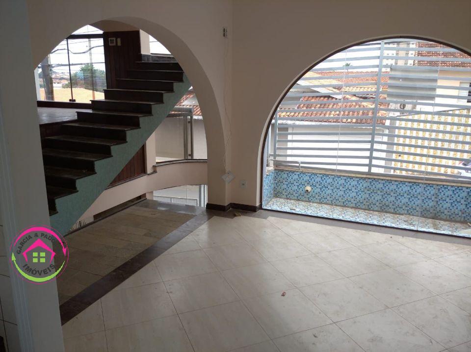 Vende se Belissima Casa em Botucatu SP - 3 Suítes na Região Central - Botucatu