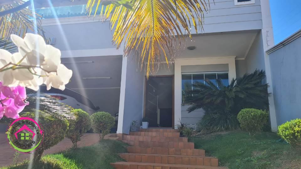 Vende se Linda Casa Nova com 3 Suites em Botucatu SP - Vila Jardim - Botucatu