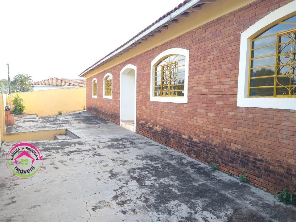 Casa Comercial a Venda - Recanto Azul - Botucatu - SP - Botucatu