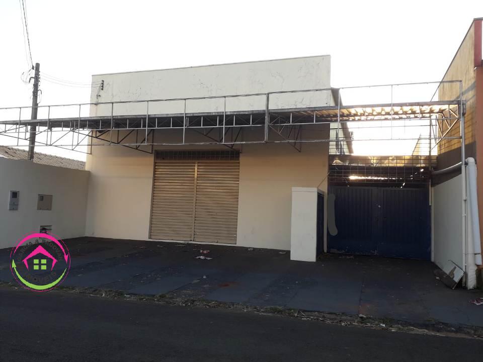 Venda de Barracão em Botucatu - SP - Bairro Conde Serra Negra - Botucatu