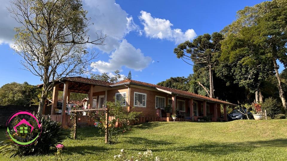 Vende se Linda Chácara - Cond. Vista Alegre - Botucatu - SP - Botucatu