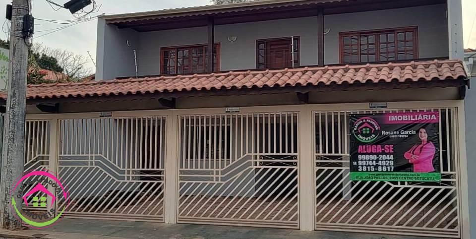 Vende se Sobrado - Vila São Judas Tadeu - Botucatu - SP - Botucatu