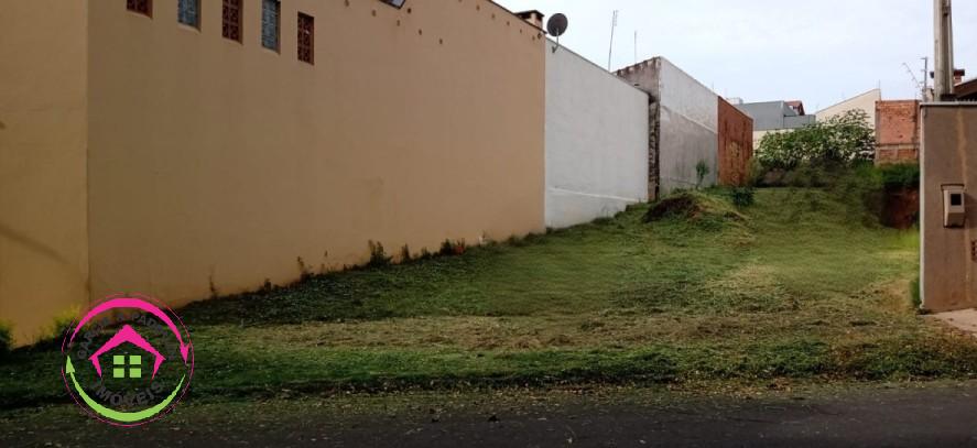Vende se Terreno - Jd. Itamaraty - Botucatu - SP - Botucatu