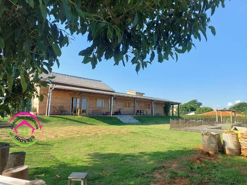 Vende se Casa em Cond.  Fechado Laguna - Botucatu - SP - Botucatu
