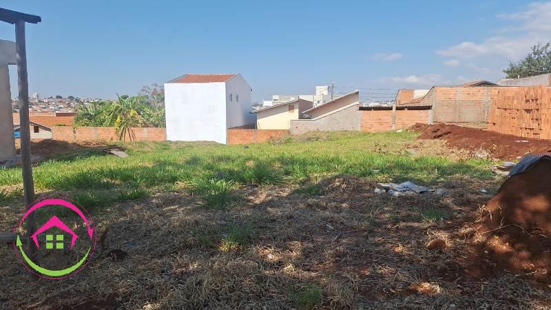 Vende se Lote QD 59 LT 22 -  Jd. Ouro Verde - Botucatu - SP - Botucatu