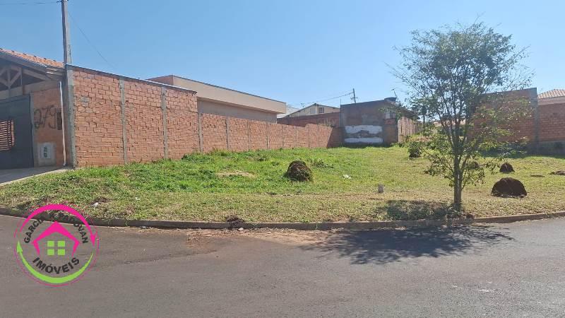 Vende se Lote QD 54 LT 06 - Jd Ouro Verde - Botucatu - SP - Botucatu