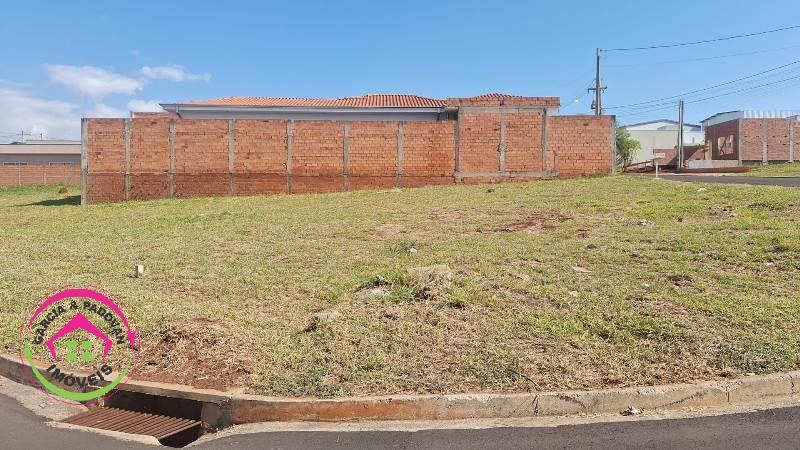 Vende se Lote QD 54 LT 14 - Jd Ouro Verde - Botucatu - SP - Botucatu