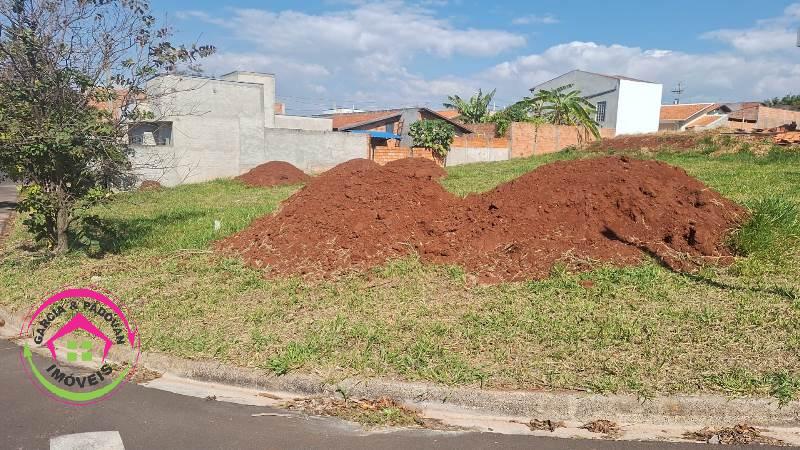 Vende se Lote QD 59 LT 26 - Jd Ouro Verde - Botucatu - SP - Botucatu