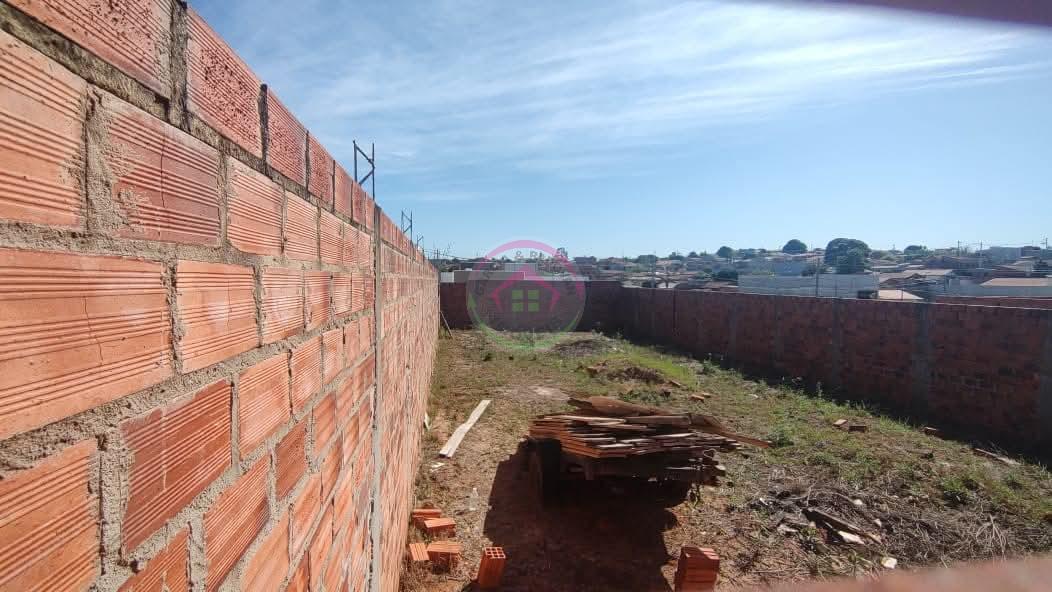 Oportunidade de Investimento Vende-se Terreno murado no Lívia I - Botucatu - SP - Botucatu