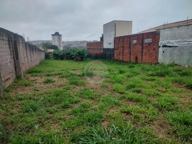 Vende se Terreno  próximo à Vital Brasil - Botucatu - SP - Botucatu