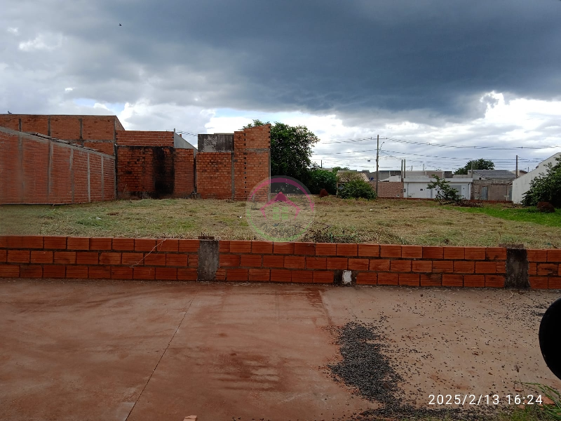 Vende-se Terreno no Jardim Ouro Verde - Botucatu SP - Botucatu