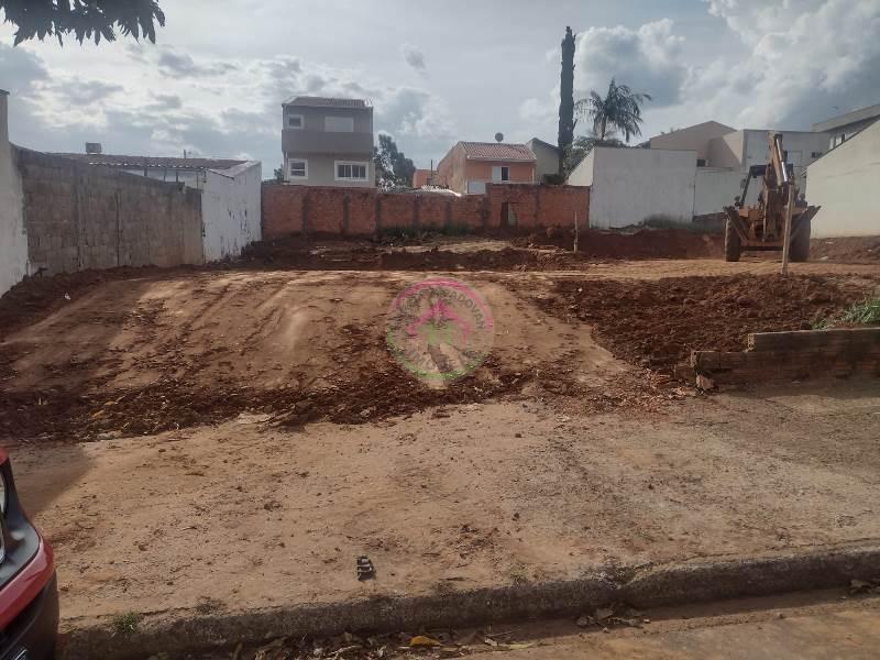 Vende se Terreno Jardim Aeroporto - Botucatu SP - Botucatu
