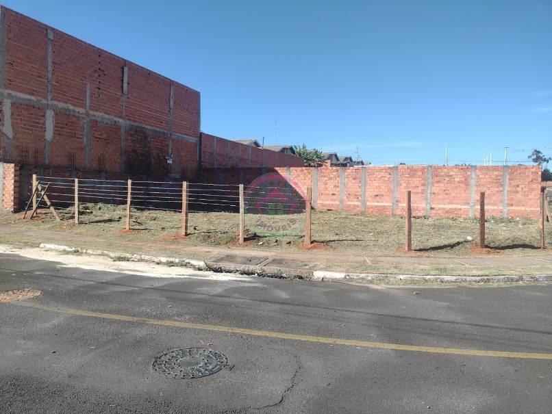 Vende-se Terreno Jardim Botucatu - Botucatu SP - Botucatu