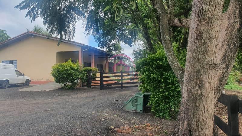 Excelente Sítio em Ótima Localização em Botucatu SP - Botucatu