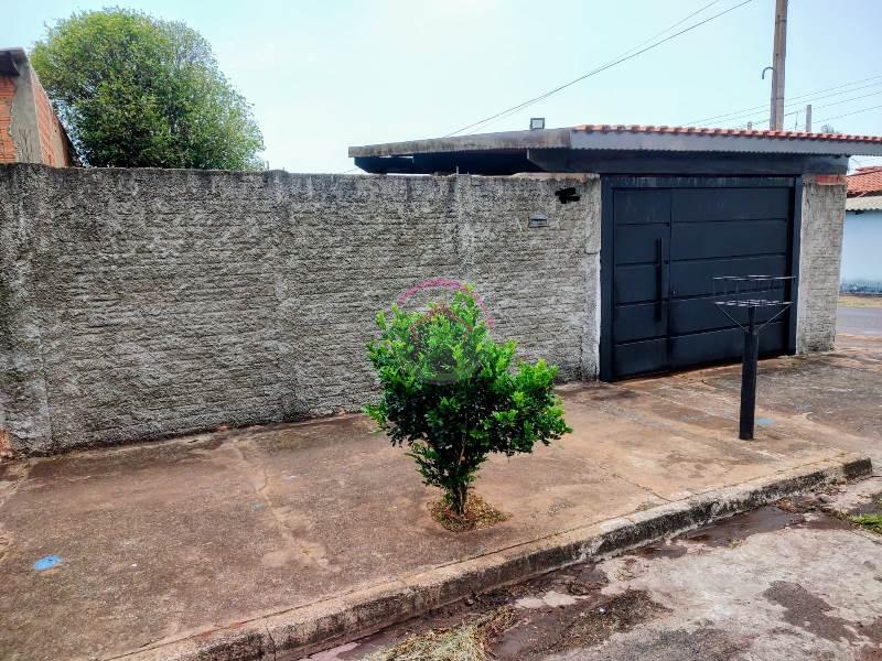 Casa de Esquina no Jardim Brasil em Botucatu SP - Botucatu