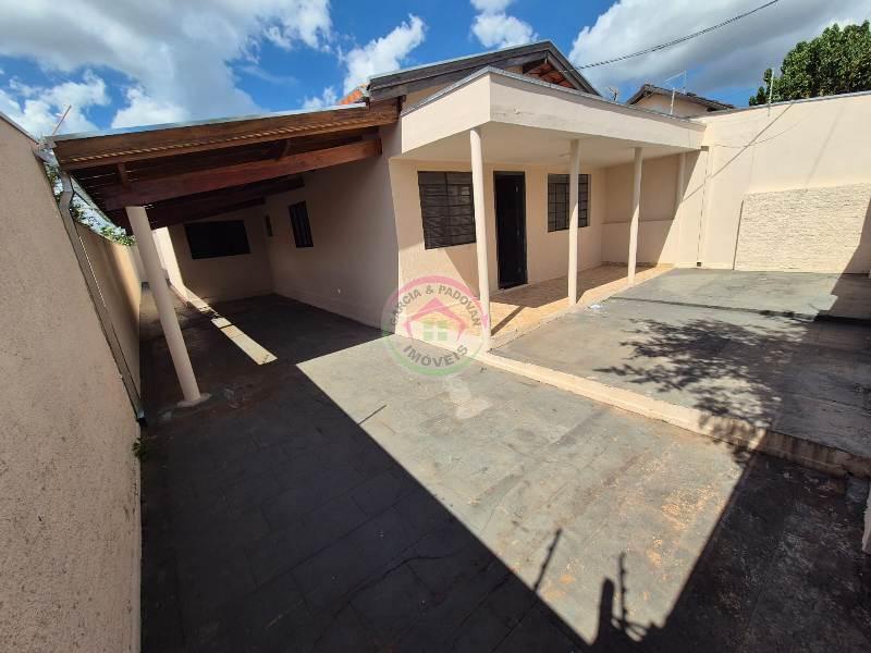 Excelente Casa à Venda em Botucatu SP  - Botucatu