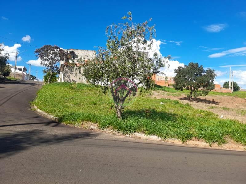 Vende Terreno no Residencial Lívia em Botucatu SP - Botucatu