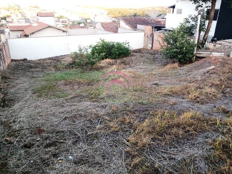 Vende se Terreno bem localizado no Centro de Botucatu SP - Botucatu