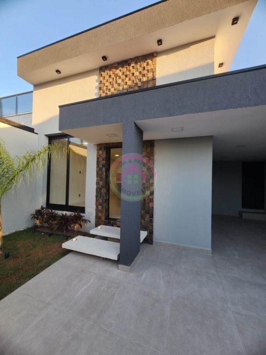 Casa à Venda, 4 Quartos, 2 Vagas - Centro, Botucatu, SP