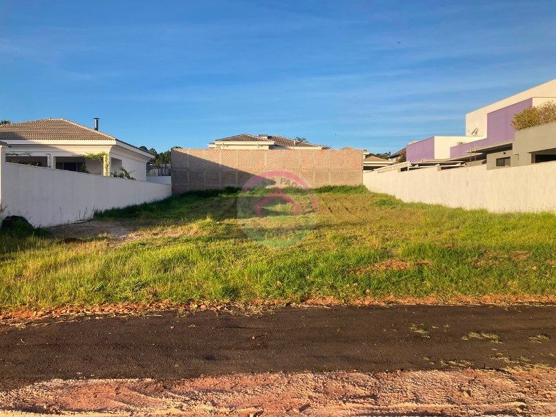 Terreno à Venda no Condomínio fechado Hípica em Botucatu SP - Botucatu