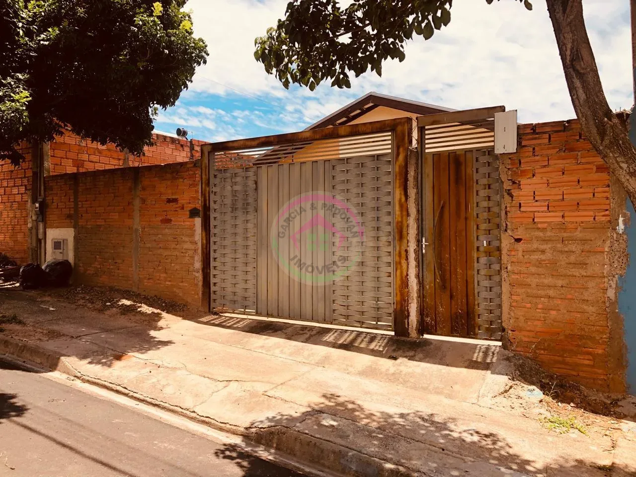 Casa à Venda no Bairro Caimã em Botucatu SP - Botucatu