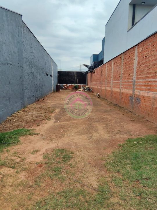 Vende se  excelente  Terreno no Residencial Lívia em Botucatu SP - Botucatu